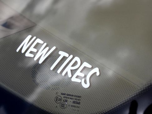 Used 2011 Porsche Cayenne S image 9