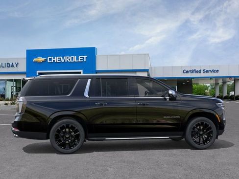 New 2026 Chevrolet Suburban Premier AWD/4WD image 5