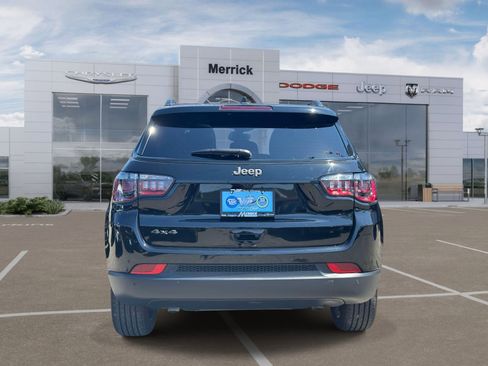 Used 2025 Jeep Compass Limited w/ Sun & Sound Group AWD/4WD image 7