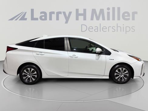Used 2022 Toyota Prius LE AWD/4WD image 6