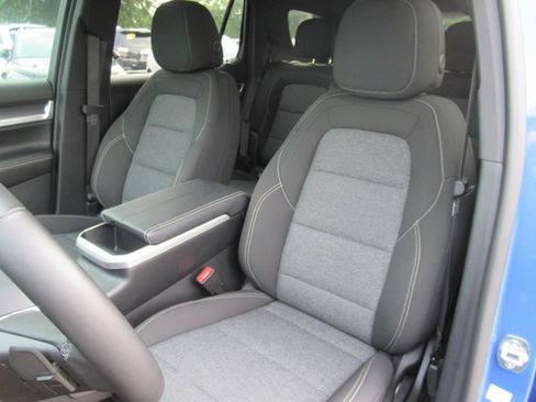 Used 2026 GMC Terrain Elevation w/ Black Edition FWD image 18