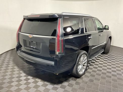 Used 2019 Cadillac Escalade Luxury AWD/4WD image 21