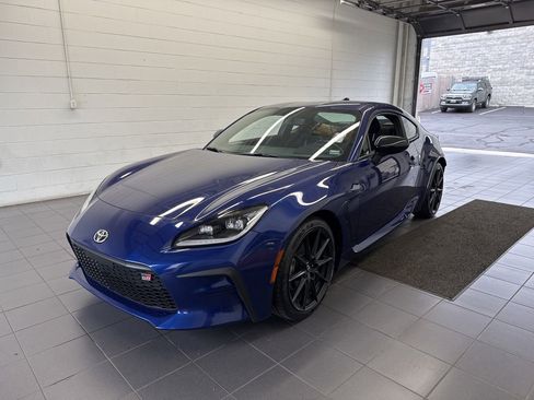 Used 2023 Toyota GR86 Premium RWD image 4