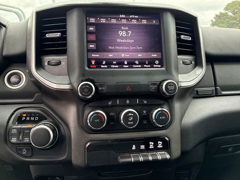 Used 2019 RAM 1500 Big Horn AWD/4WD image 11