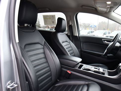 Used 2024 Ford Edge SEL w/ Convenience Package image 16