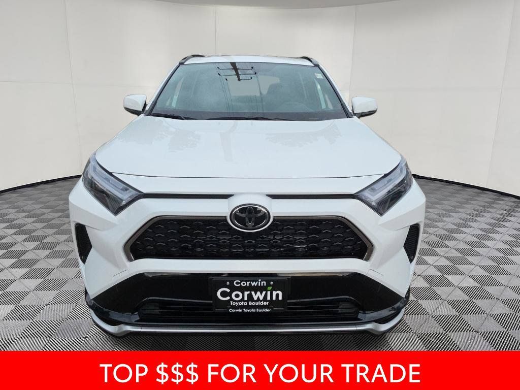 Used 2025 Toyota RAV4 SE AWD/4WD image 2