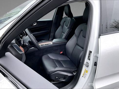 Certified 2023 Volvo XC60 B5 Plus w/ Protection Package Premier image 20
