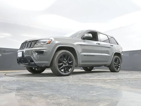 Used 2020 Jeep Grand Cherokee Altitude AWD/4WD image 51