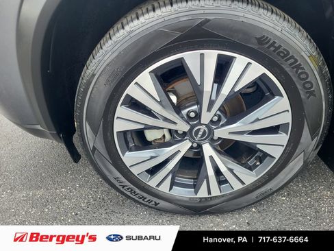Used 2023 Nissan Rogue SV w/ SV Premium Package AWD/4WD image 18