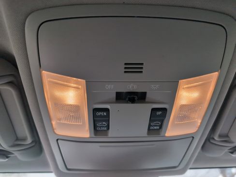 Used 2018 Toyota RAV4 Limited image 40