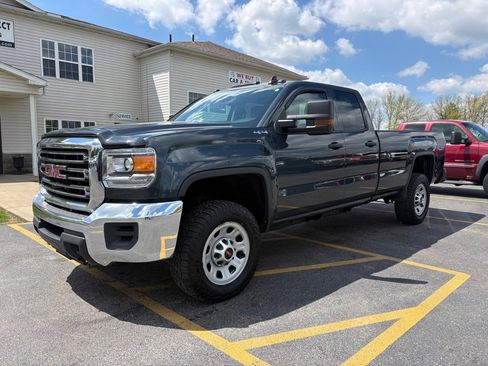 Used 2017 GMC Sierra 2500 4x4 Double Cab w/ Sierra Convenience Package image 2