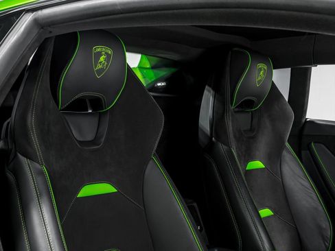 Used 2024 Lamborghini Huracan Tecnica RWD image 34