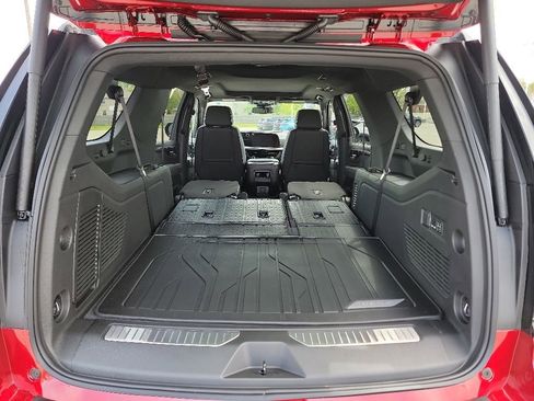 New 2026 Chevrolet Suburban Premier w/ Sun And Tow Package AWD/4WD image 16