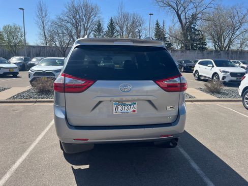 Used 2015 Toyota Sienna LE FWD image 5