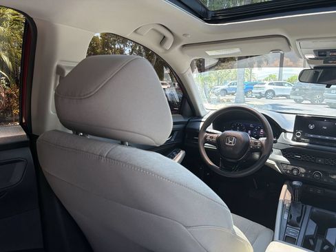 Used 2025 Honda Accord SE image 17