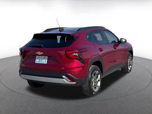 Used 2025 Chevrolet Trax LT w/ LT Convenience Package FWD image 14