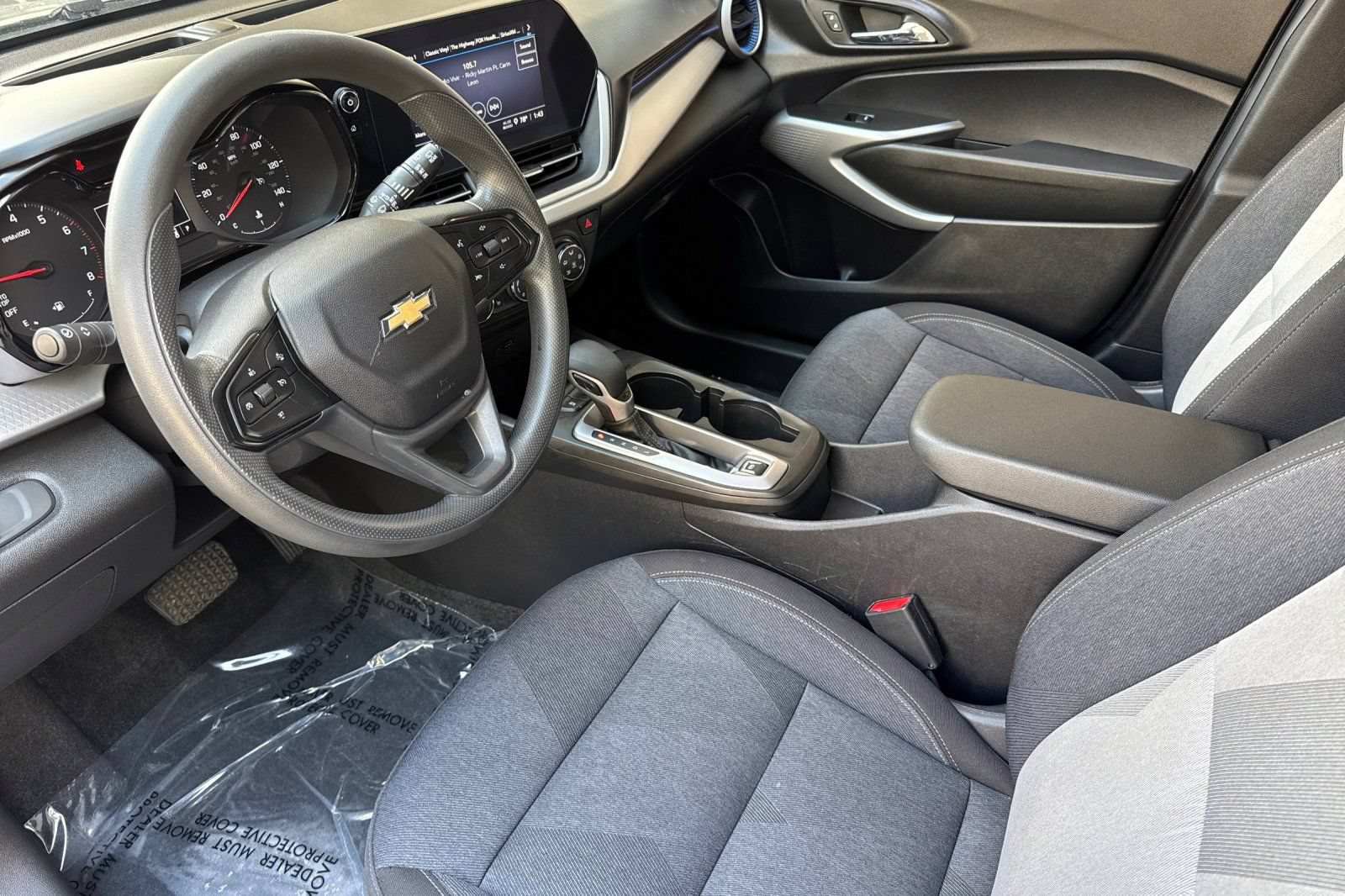 Used 2024 Chevrolet Trax LS w/ LS Convenience Package FWD image 11