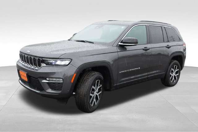 Certified 2024 Jeep Grand Cherokee Limited w/ Luxury Tech Group II AWD/4WD image 11