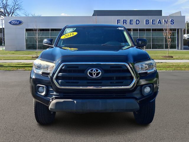 Used 2016 Toyota Tacoma SR5 w/ SR5 Appearance Package (DM) AWD/4WD image 2