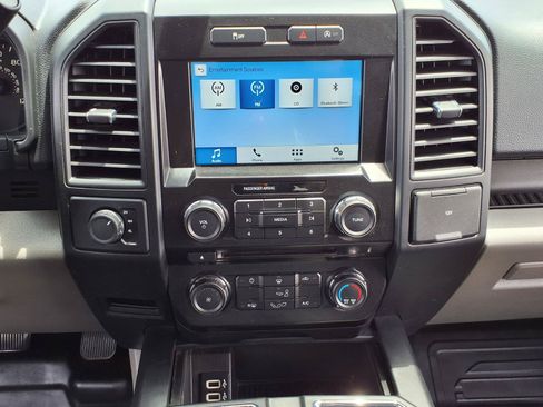 Used 2017 Ford F150 XL w/ Equipment Group 101A Mid AWD/4WD image 13