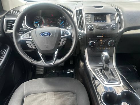 Used 2018 Ford Edge SEL AWD/4WD image 16