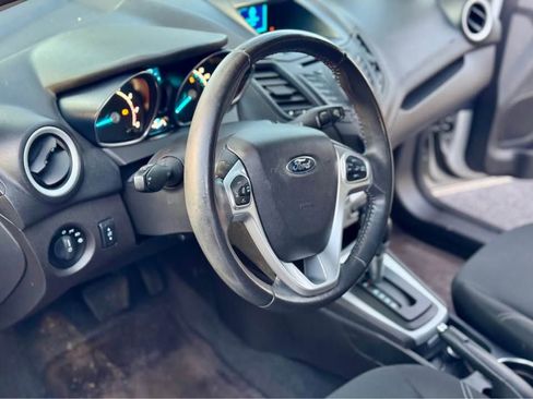 Used 2014 Ford Fiesta SE image 12