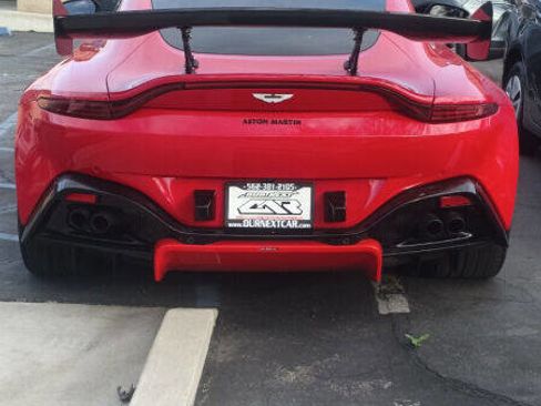 Used 2019 Aston Martin V8 Vantage Coupe image 2