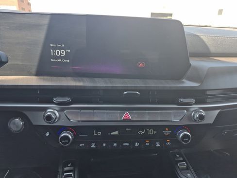 Used 2024 Kia Telluride EX image 10