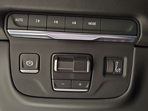 Certified 2025 Cadillac Escalade Premium Luxury image 35