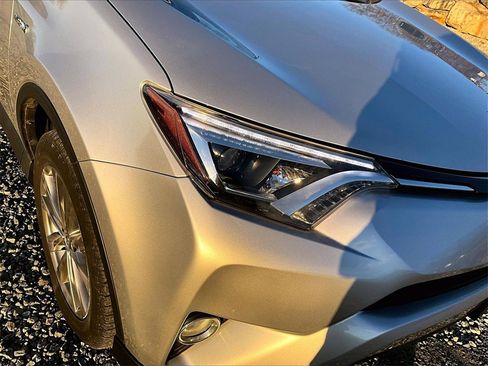 Used 2016 Toyota RAV4 Limited image 25