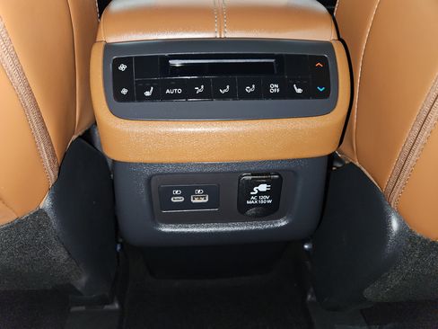 Used 2024 Nissan Pathfinder Platinum w/ Cargo Package AWD/4WD image 31