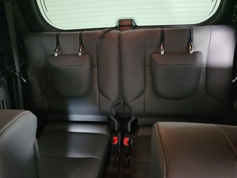 Used 2023 Lexus GX 460 Premium w/ Accessory Package AWD/4WD image 15
