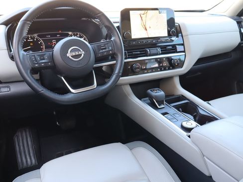 Used 2024 Nissan Pathfinder SL w/ SL Premium Package AWD/4WD image 5