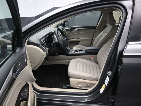 Used 2020 Ford Fusion SEL image 9