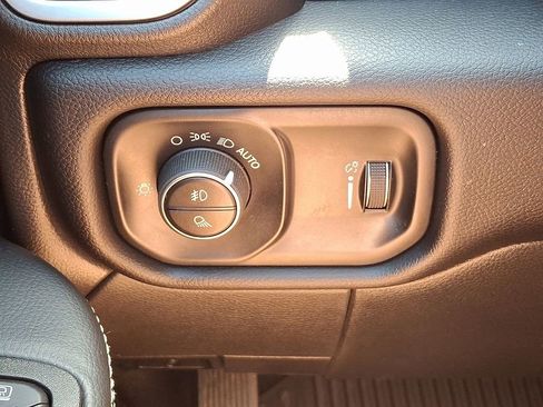 Used 2025 RAM 2500 Big Horn RWD image 23