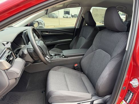 Used 2026 Toyota Camry LE FWD image 22
