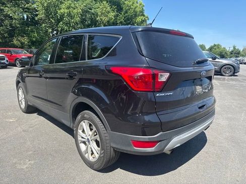 Used 2019 Ford Escape SE FWD image 3