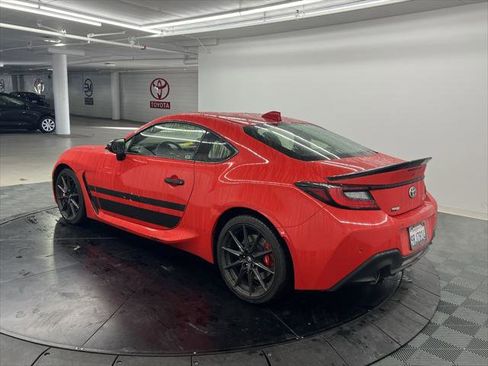 Certified 2024 Toyota GR86 TRUENO Edition image 3