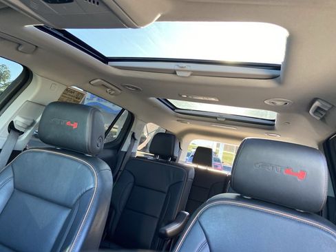 Used 2022 GMC Acadia AT4 w/ Technology Package image 29