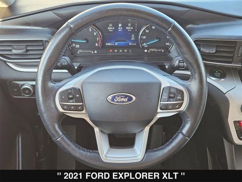 Used 2021 Ford Explorer XLT w/ Equipment Group 202A image 25