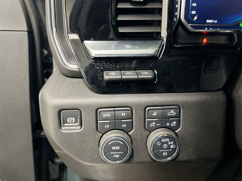 Certified 2025 Chevrolet Silverado 2500 LTZ w/ LTZ Plus Package image 18