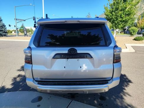 Used 2024 Toyota 4Runner TRD Off-Road Premium w/ Moonroof Package AWD/4WD image 4