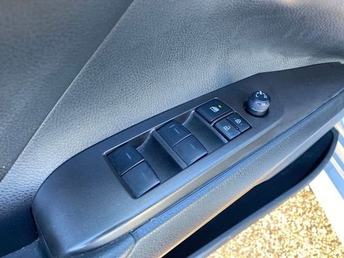 Used 2023 Toyota Camry SE image 15