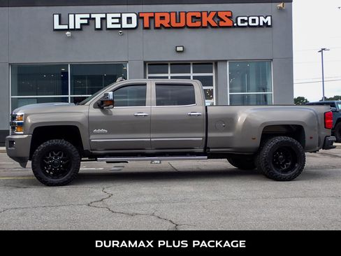 Used 2017 Chevrolet Silverado 3500 High Country w/ Duramax Plus Package image 5
