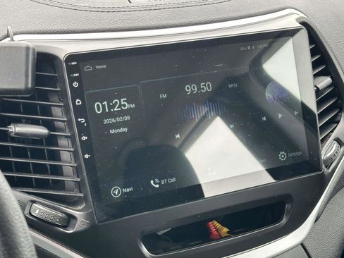 Used 2014 Jeep Cherokee Sport image 26