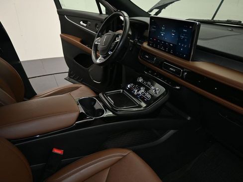 Used 2023 Lincoln Nautilus Reserve w/ Equipment Group 201A AWD/4WD image 11