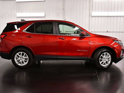 Used 2024 Chevrolet Equinox LT AWD/4WD image 8