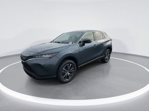 Used 2022 Toyota Venza LE image 4