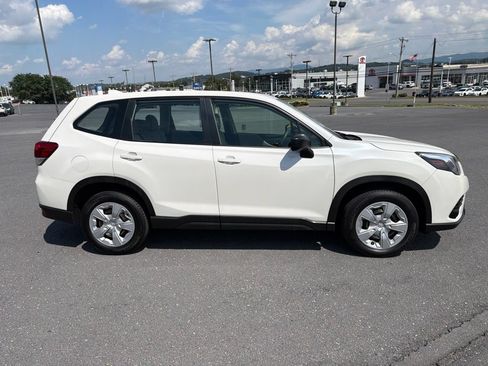 Used 2022 Subaru Forester AWD/4WD image 6
