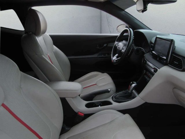 Used 2019 Hyundai Veloster Turbo Ultimate FWD image 9